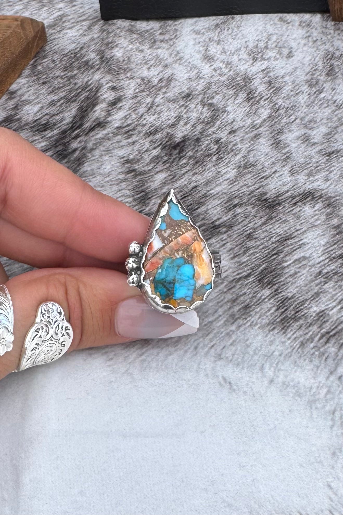 Spiny Oyster / Kingman Ring